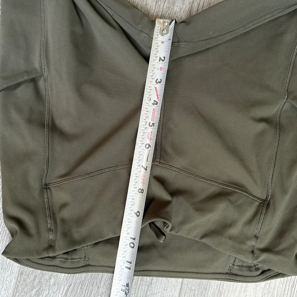 Lululemon Olive Green Pocketed Leggings 8 adjustable waist 27